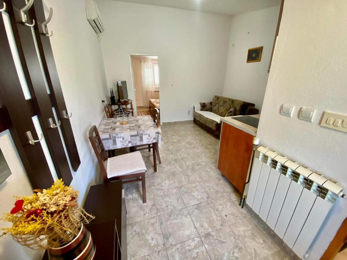شقة Apartman Slavica كوتور المظهر الخارجي الصورة